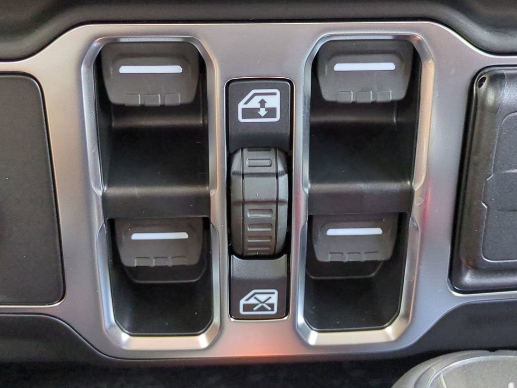 New 2025 Jeep Wrangler Sahara image 25