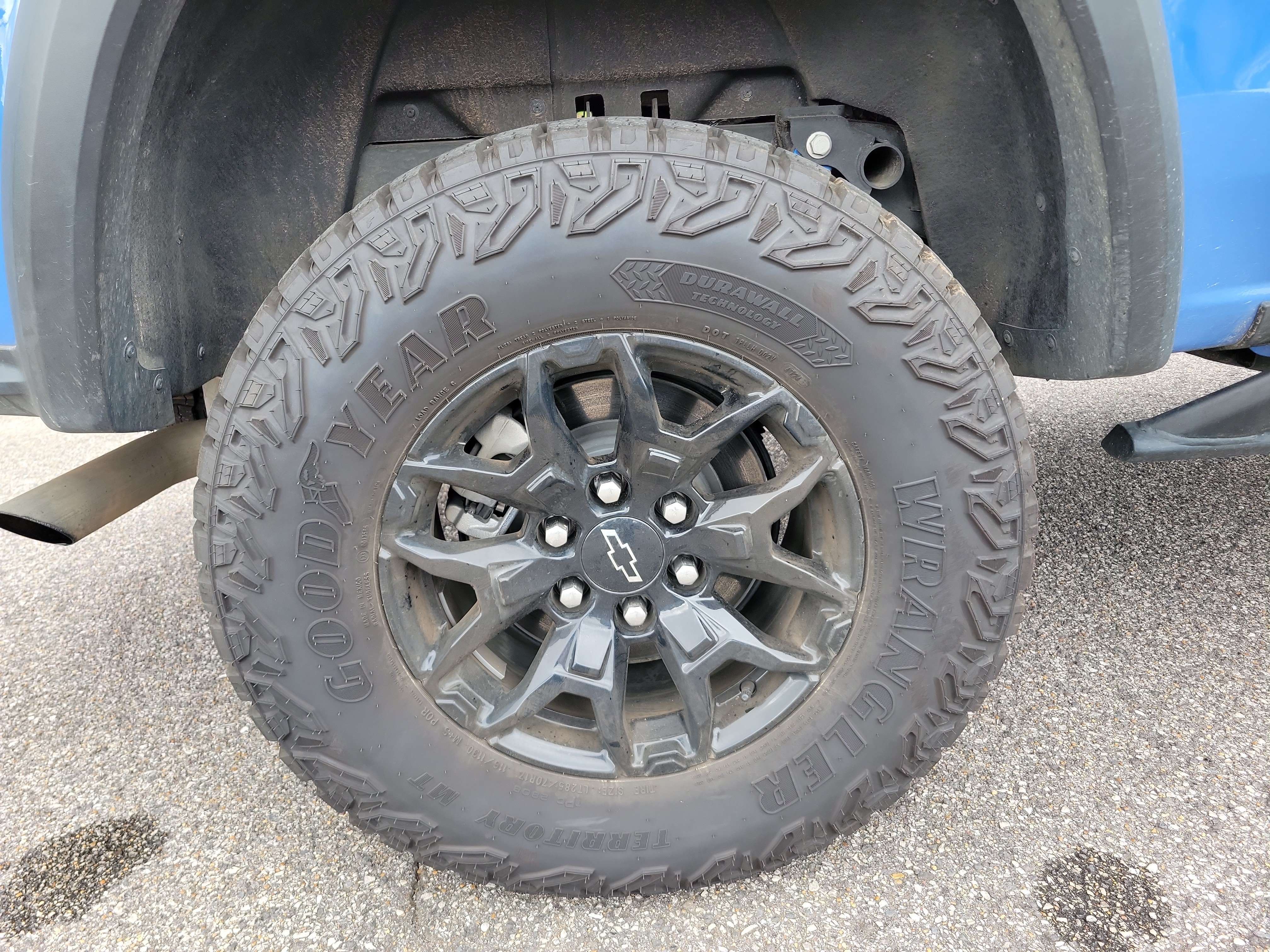 Used 2025 Chevrolet Colorado ZR2 w/ Midnight Edition AWD/4WD image 27