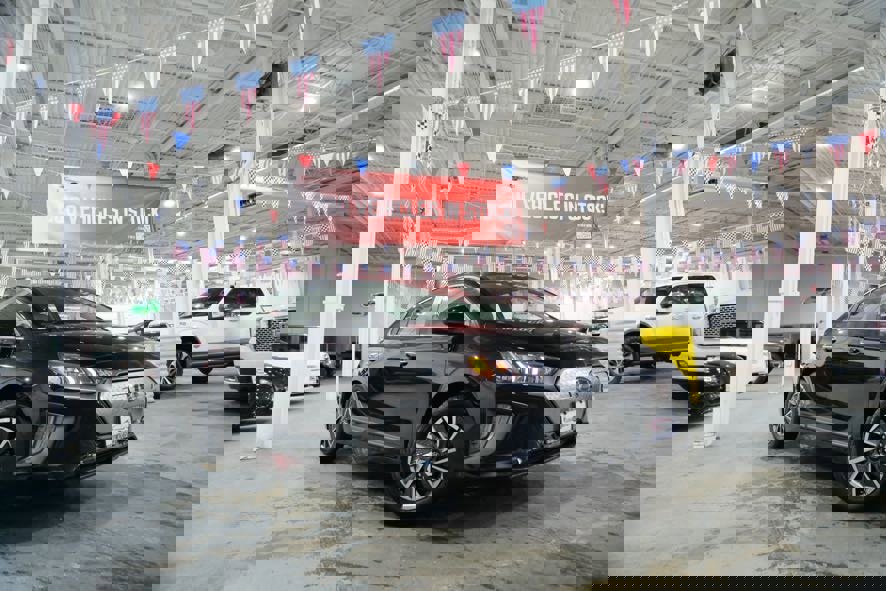 Used 2020 Hyundai Ioniq Limited image 2