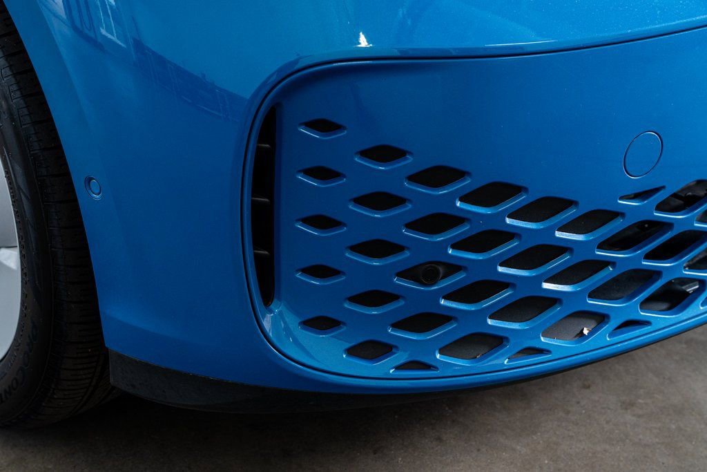 Used 2025 Volkswagen ID. Buzz 1st Edition image 18