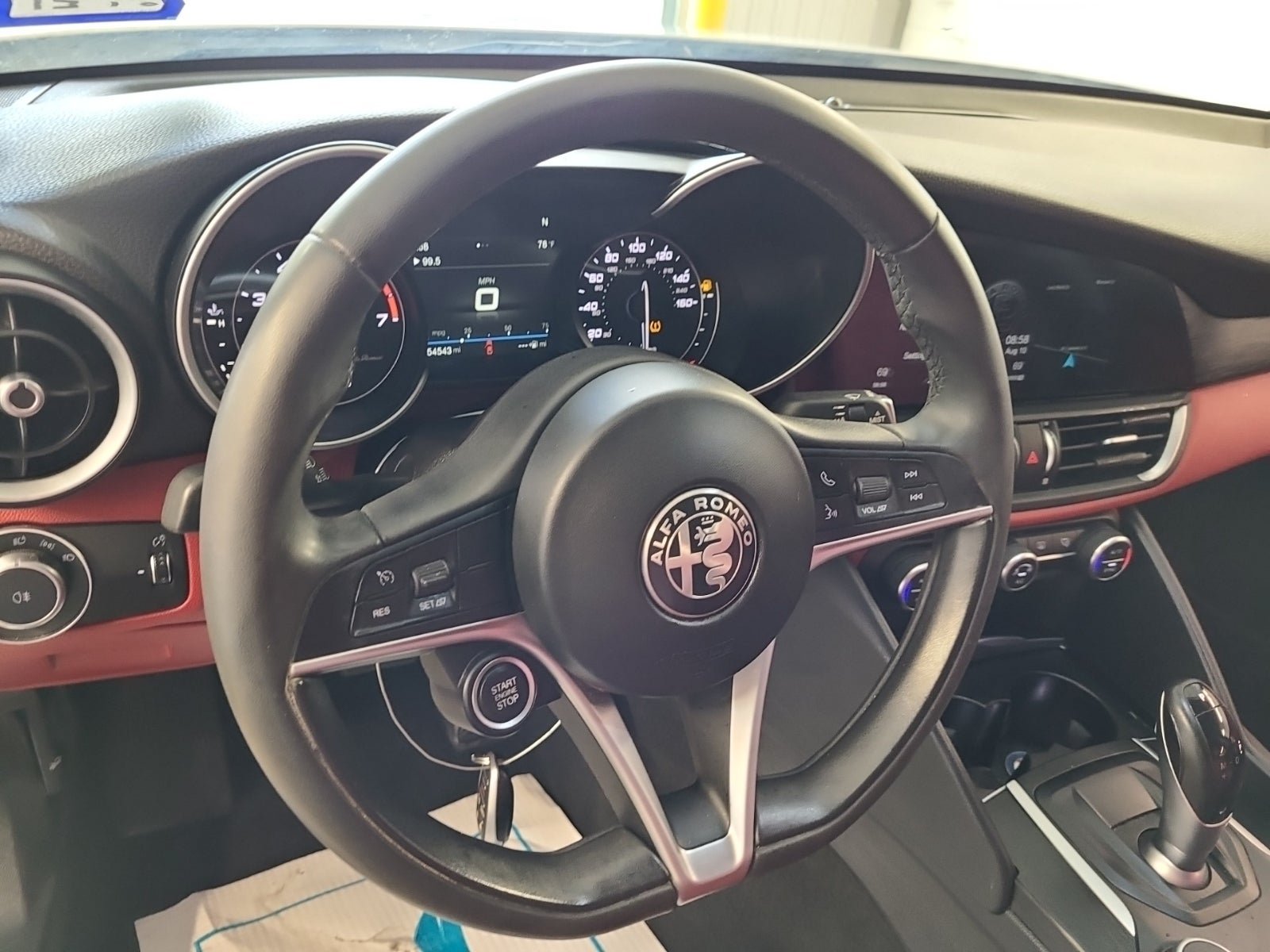 Used 2018 Alfa Romeo Giulia RWD image 11