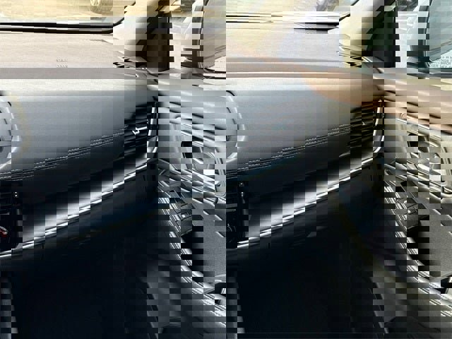 Used 2023 Nissan Rogue SV w/ SV Premium Package image 17