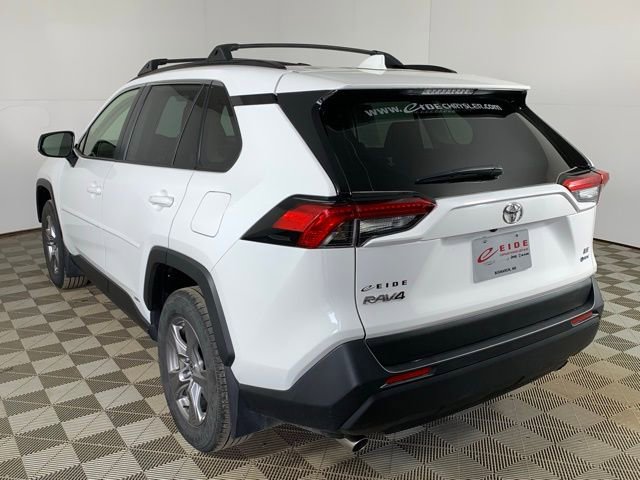 Used 2025 Toyota RAV4 LE AWD/4WD image 7