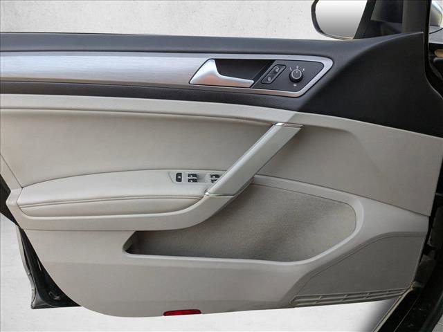 Used 2015 Volkswagen Golf TDI SE image 13