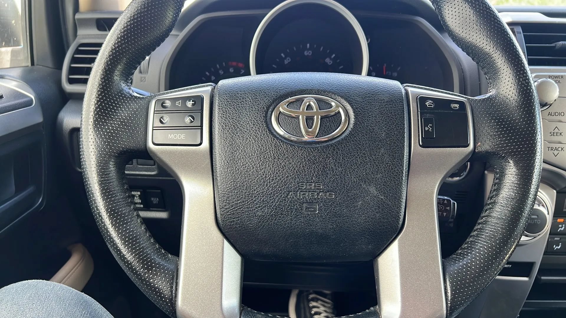 Used 2013 Toyota 4Runner Limited AWD/4WD image 29