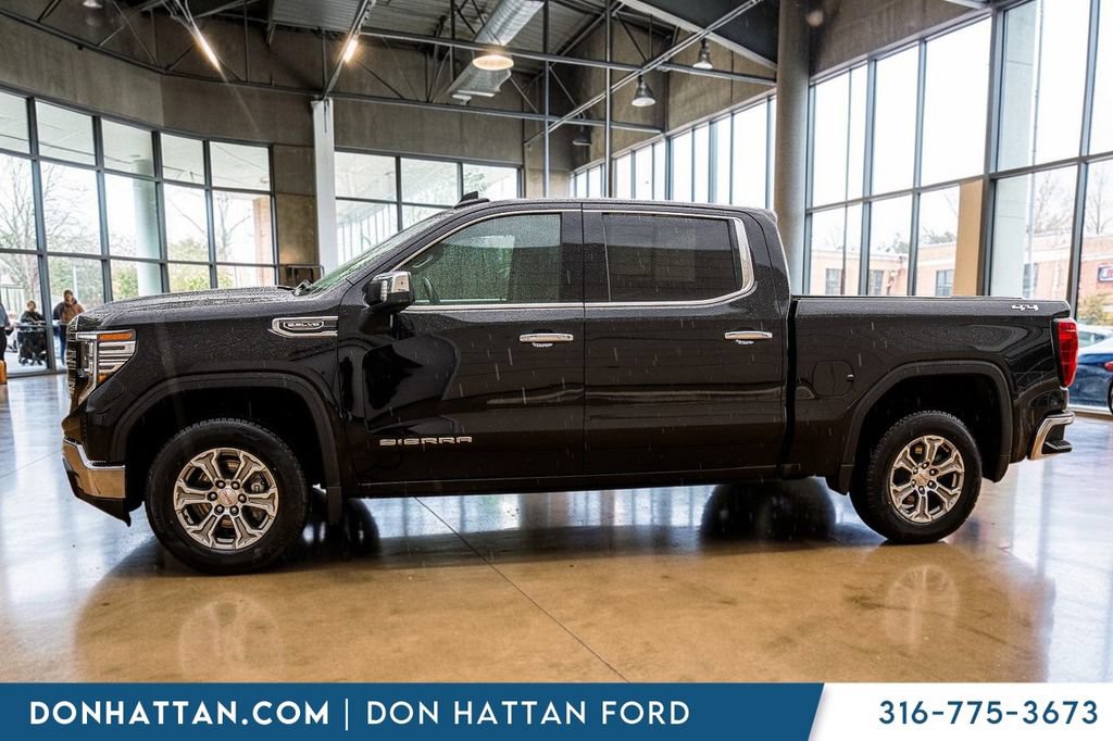 Used 2025 GMC Sierra 1500 SLT AWD/4WD image 2