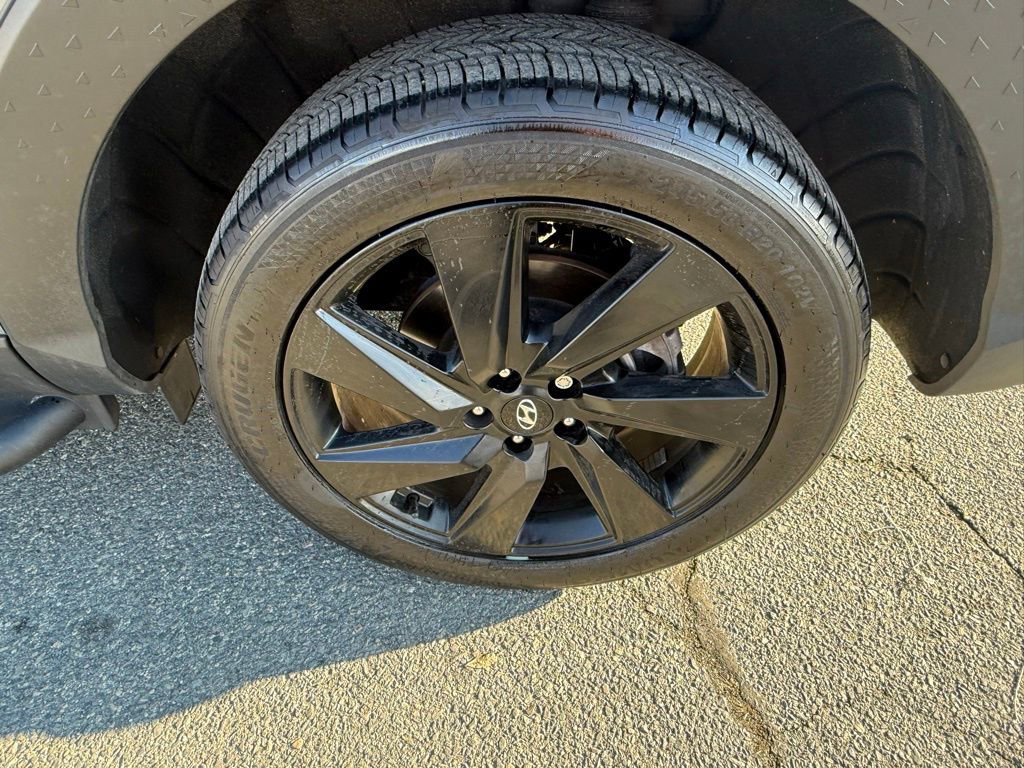 Used 2024 Hyundai Santa Cruz Night image 13