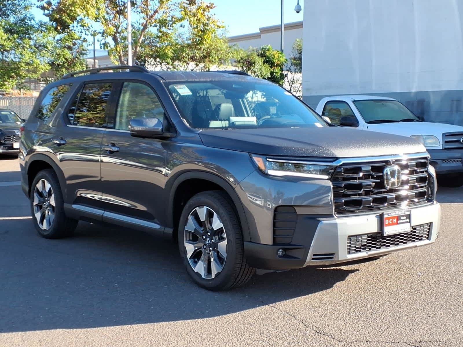 New 2026 Honda Pilot Touring image 3