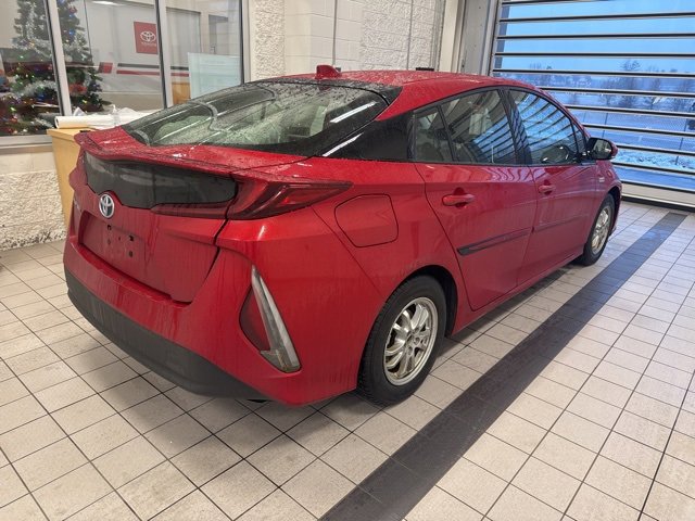 Used 2020 Toyota Prius Prime LE image 4