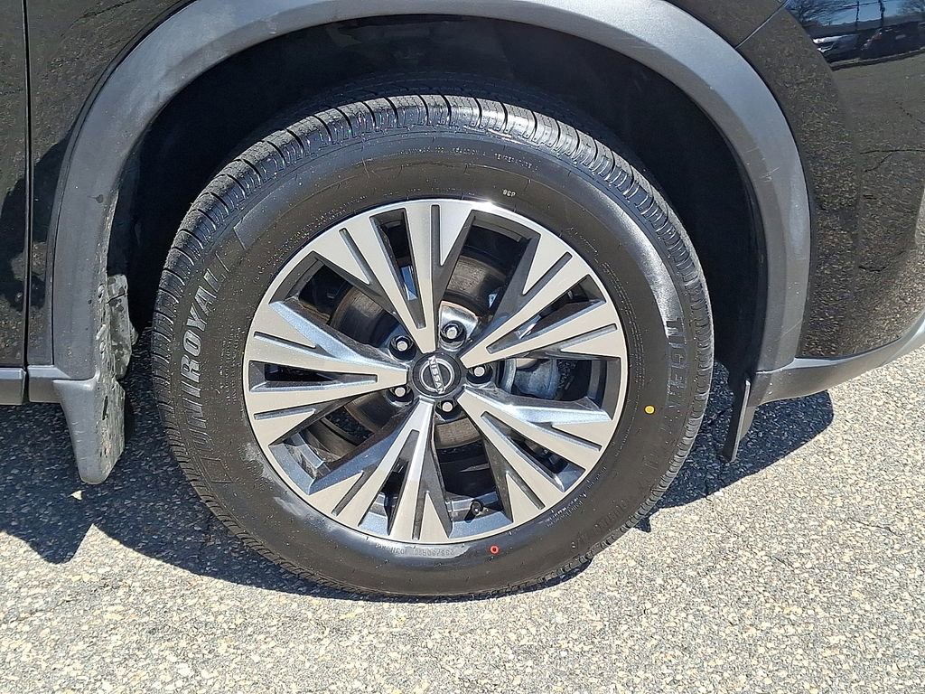 Used 2023 Nissan Rogue SV image 11