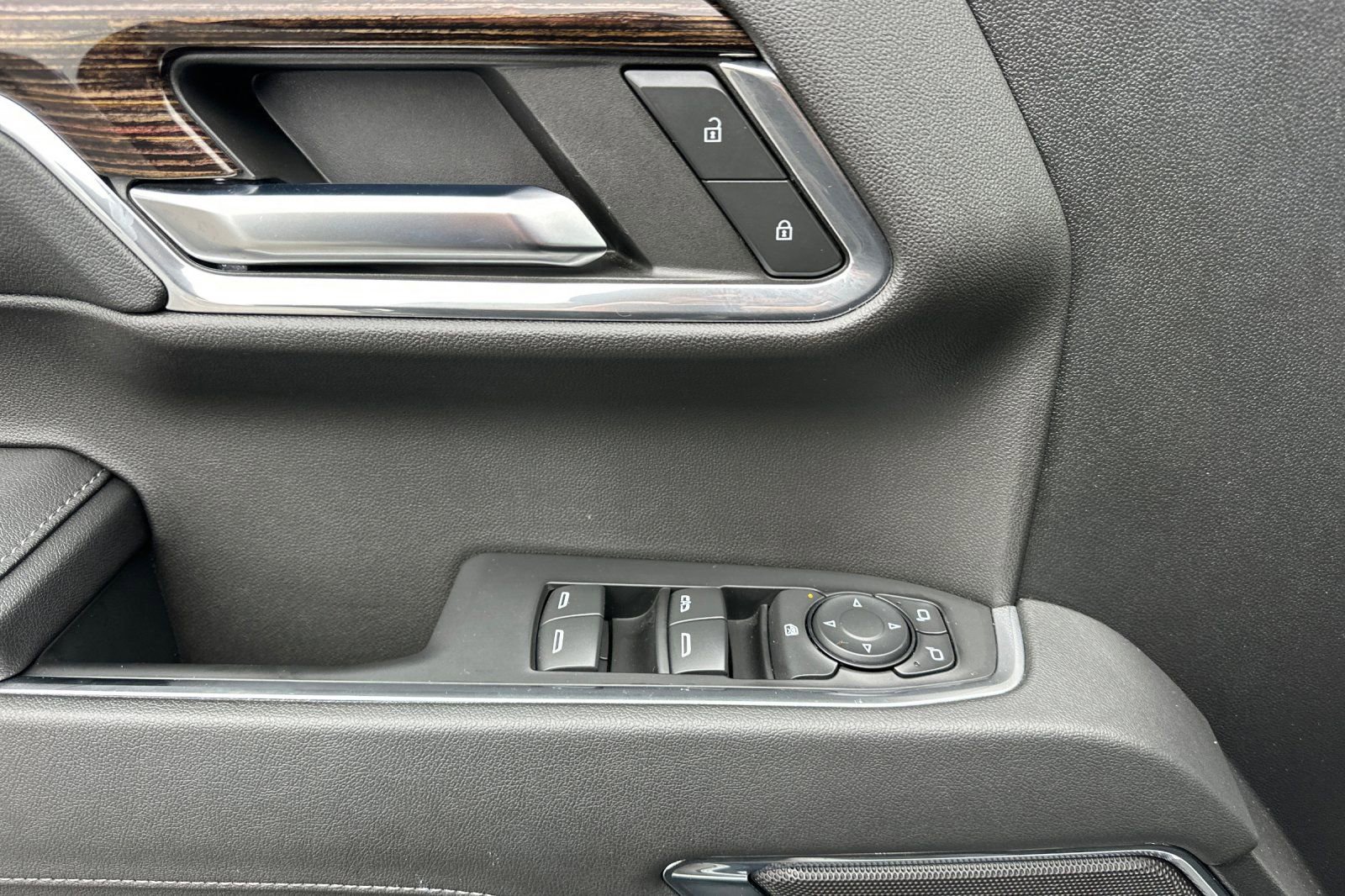 Used 2023 GMC Sierra 1500 Elevation image 12