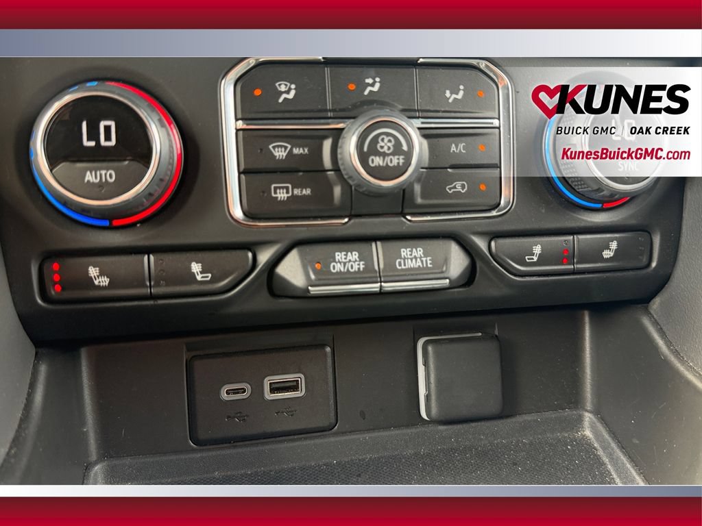 Used 2023 Chevrolet Tahoe Z71 w/ Luxury Package AWD/4WD image 33