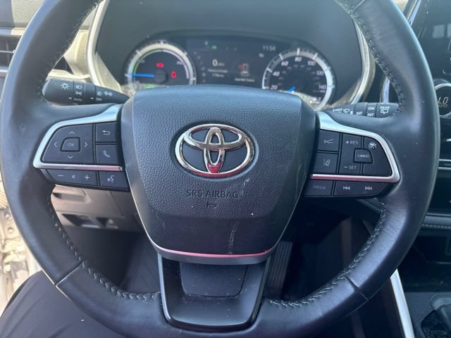 Used 2023 Toyota Highlander XLE AWD/4WD image 11