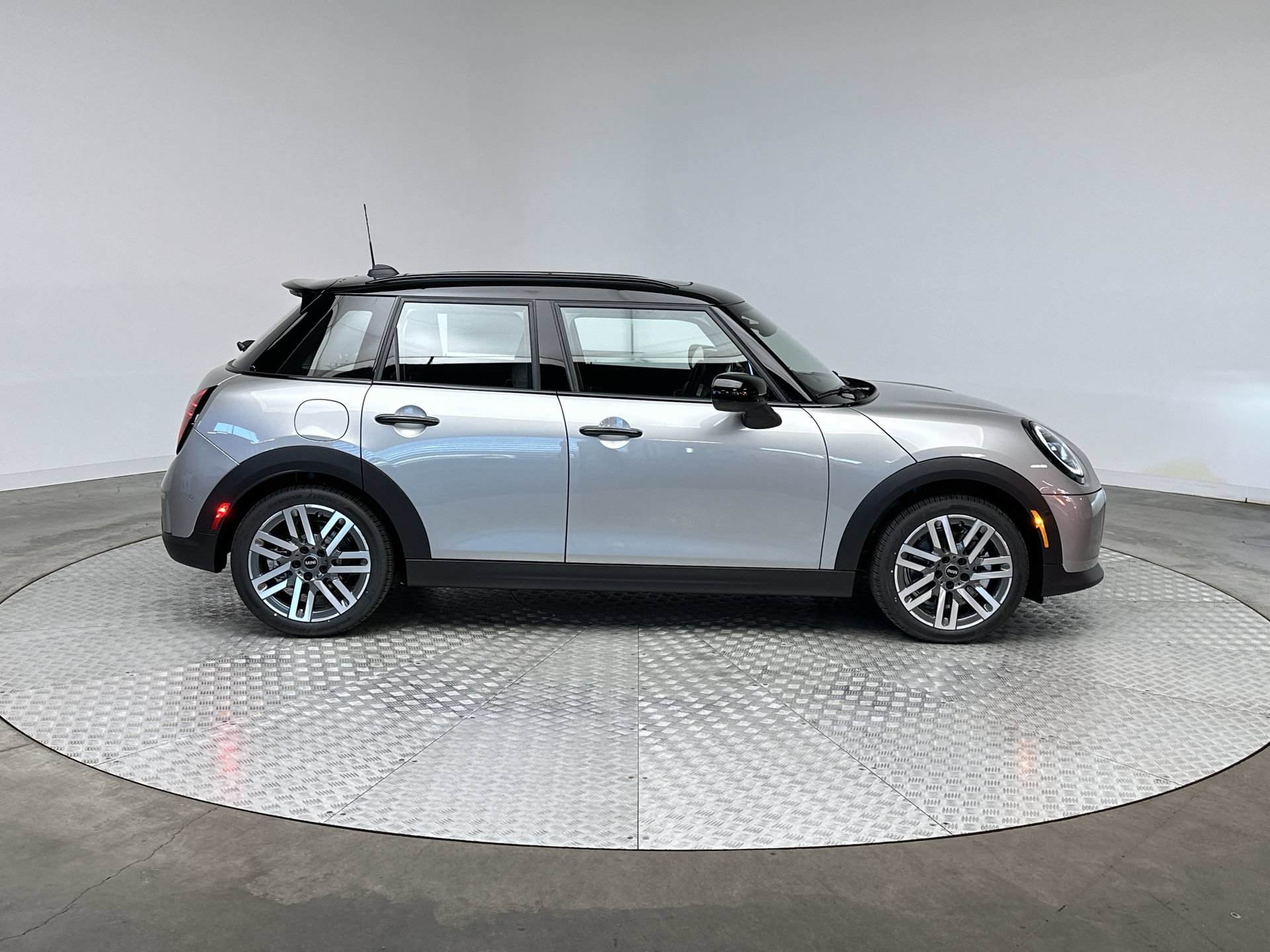 Used 2026 MINI Cooper S FWD image 10