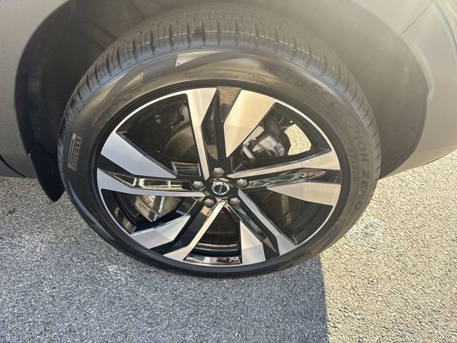 New 2026 Volvo XC40 B5 Ultra w/ Climate Package image 32