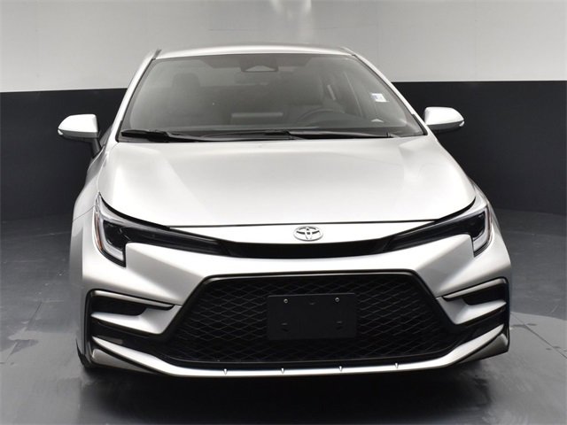 Used 2025 Toyota Corolla SE video 3