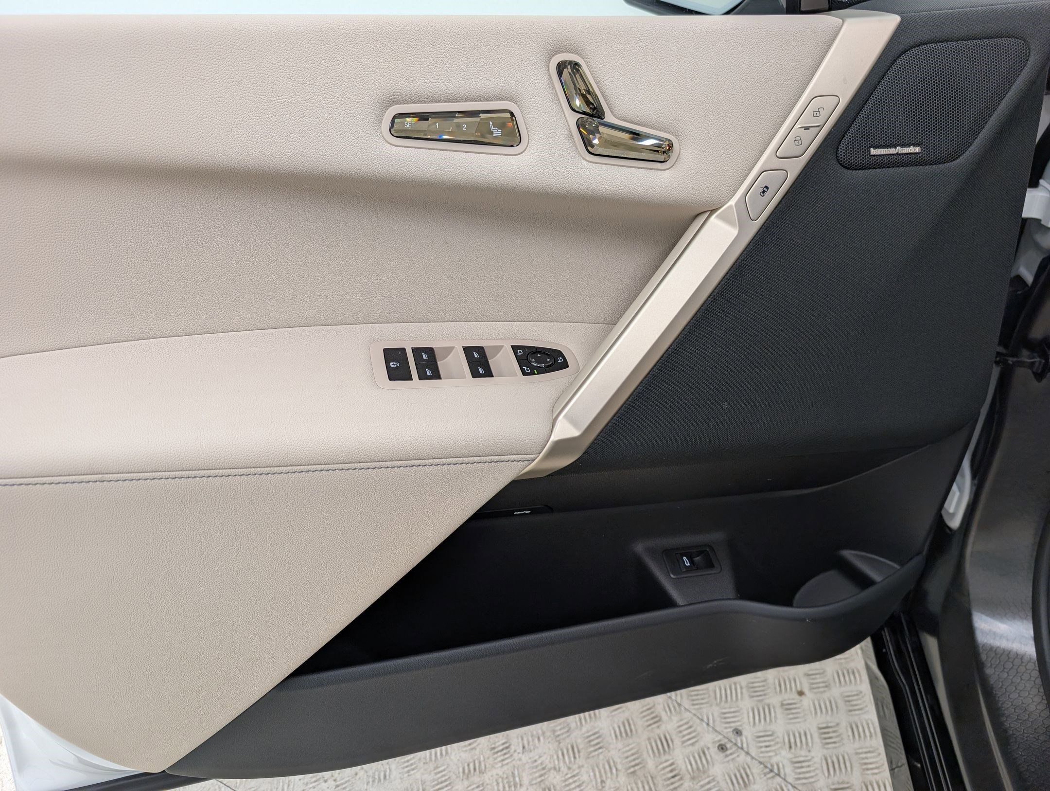 New 2026 BMW iX xDrive45 w/ Executive Package image 14