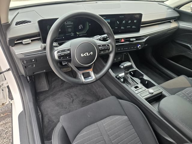 New 2025 Kia K5 LXS FWD image 11