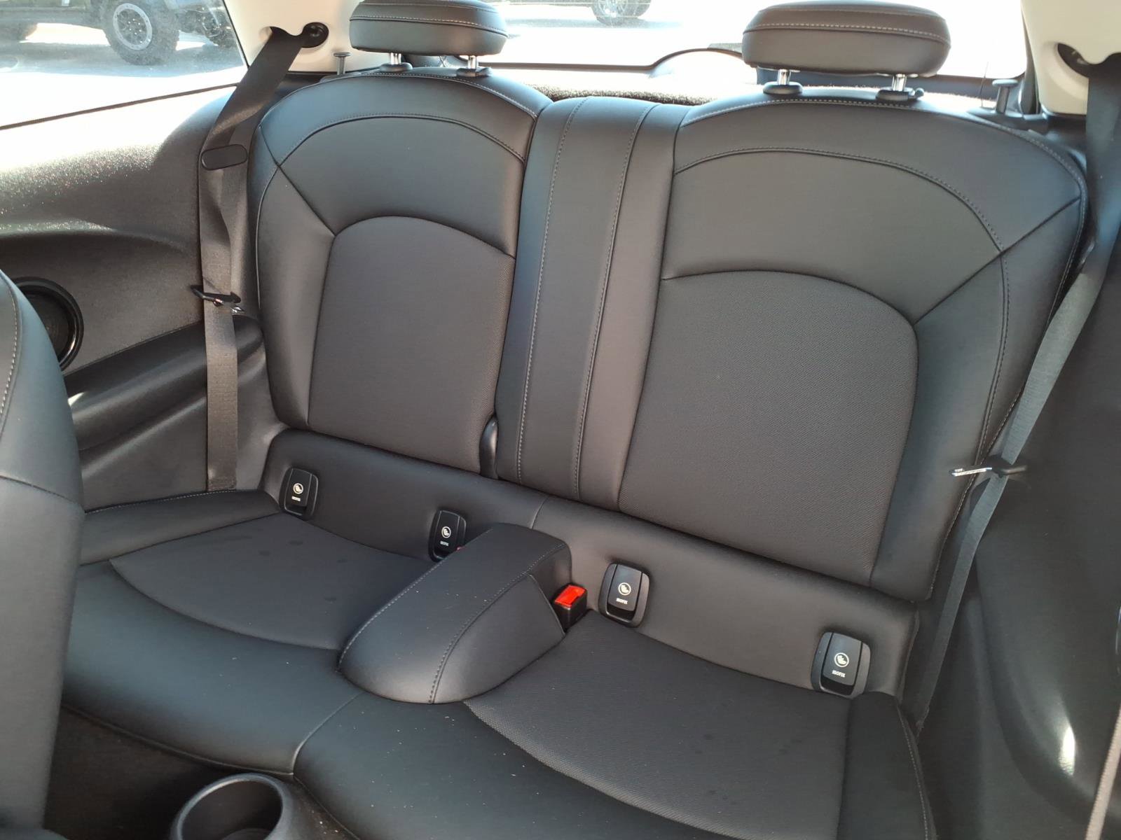 Used 2022 MINI Cooper 2-Door Hardtop image 20