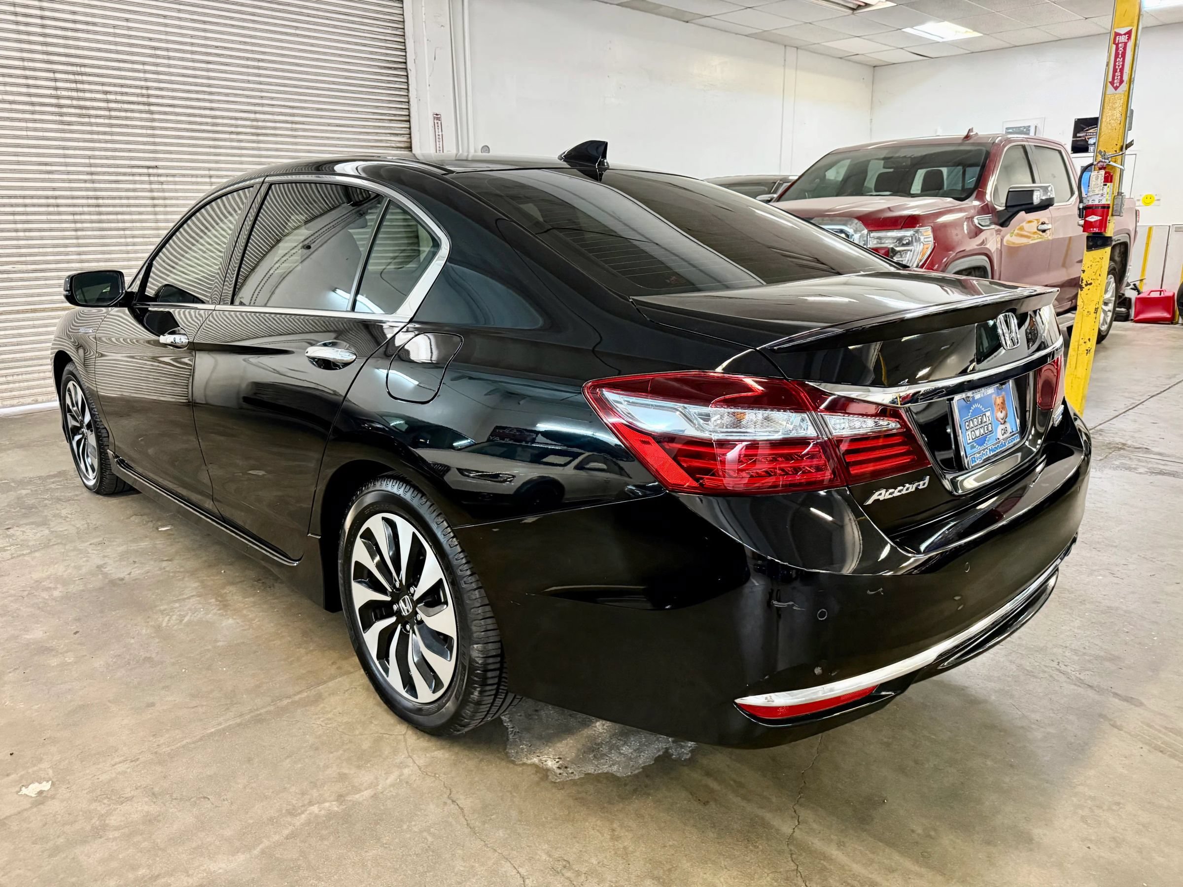 Used 2017 Honda Accord Touring image 7