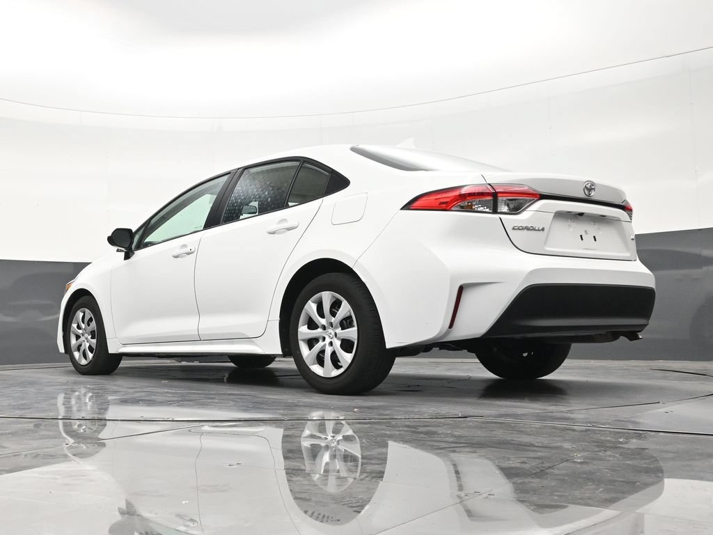 Used 2025 Toyota Corolla LE FWD image 22