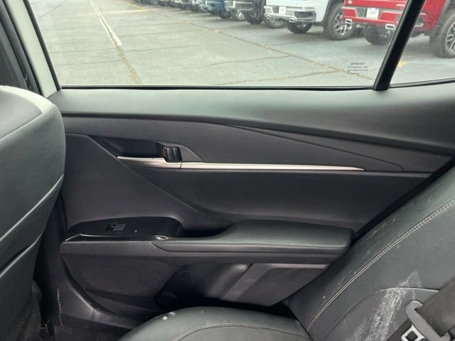 Used 2025 Toyota Camry SE w/ Convenience Package FWD image 14