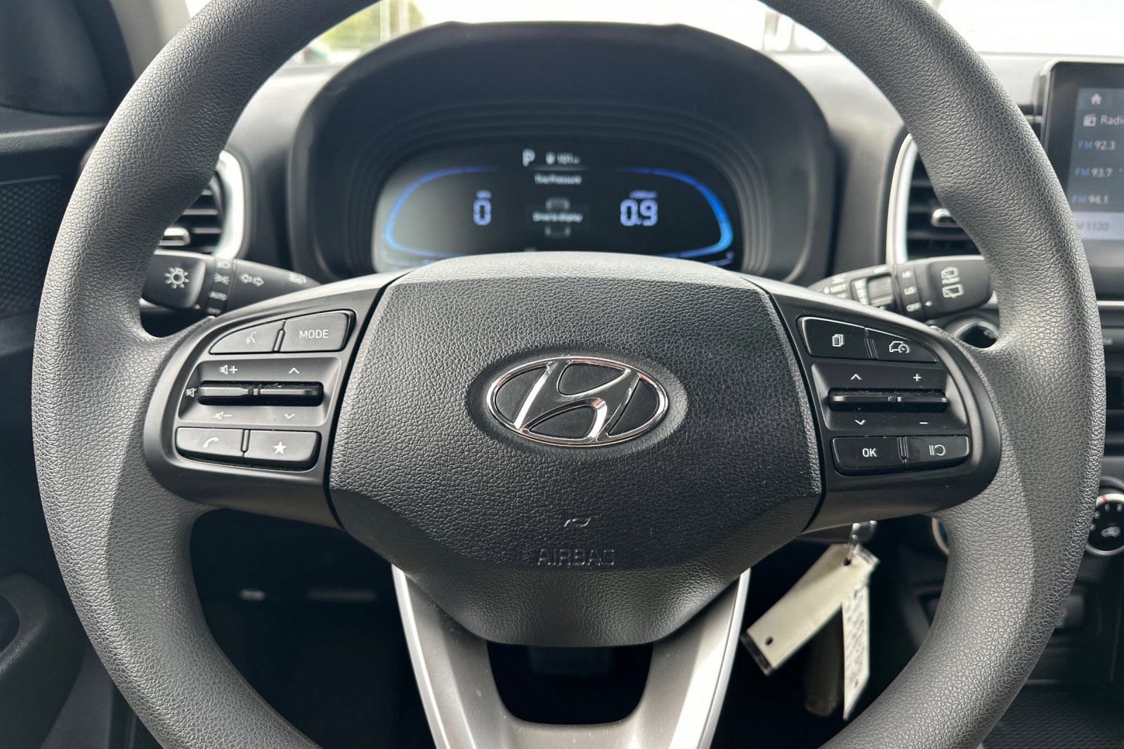 Used 2023 Hyundai Venue SE image 22