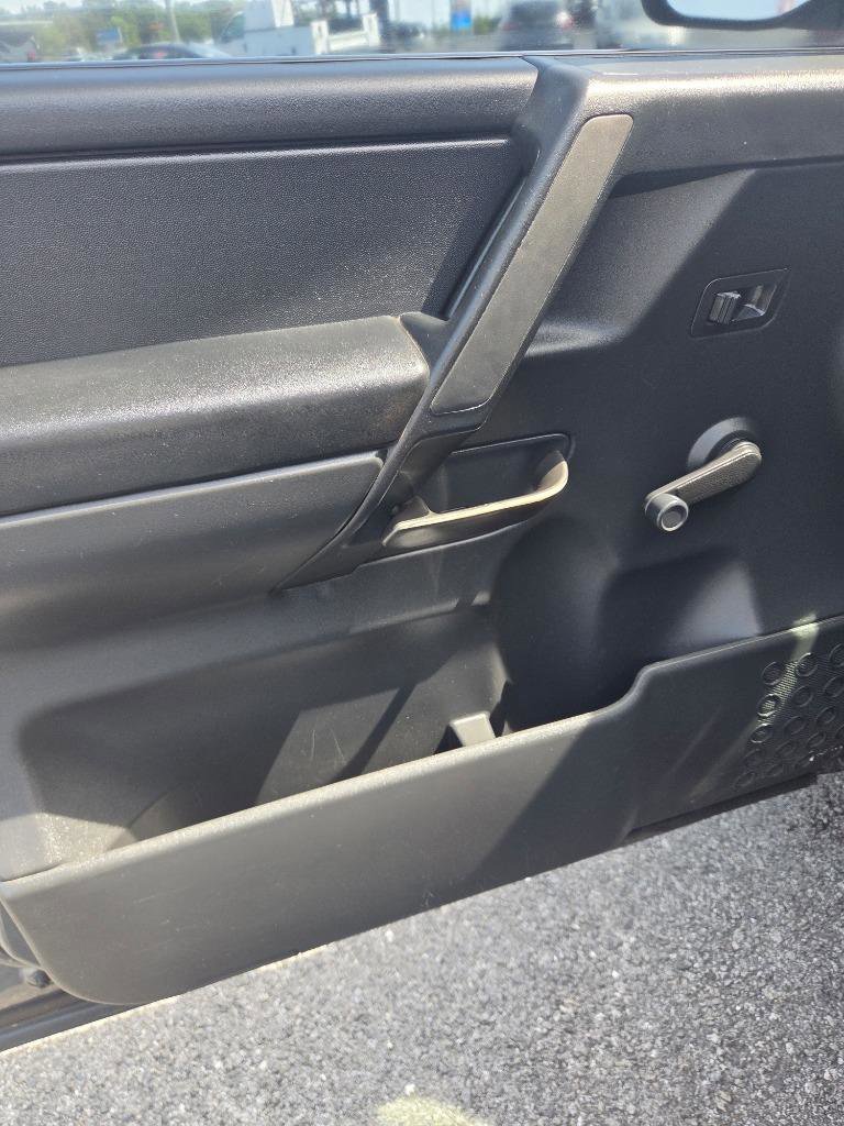 Used 2014 Nissan Titan S RWD image 10