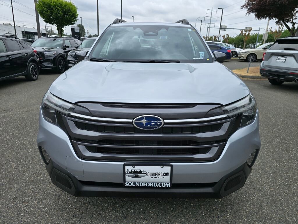 Used 2025 Subaru Forester Limited w/ Popular Package #1 AWD/4WD image 9