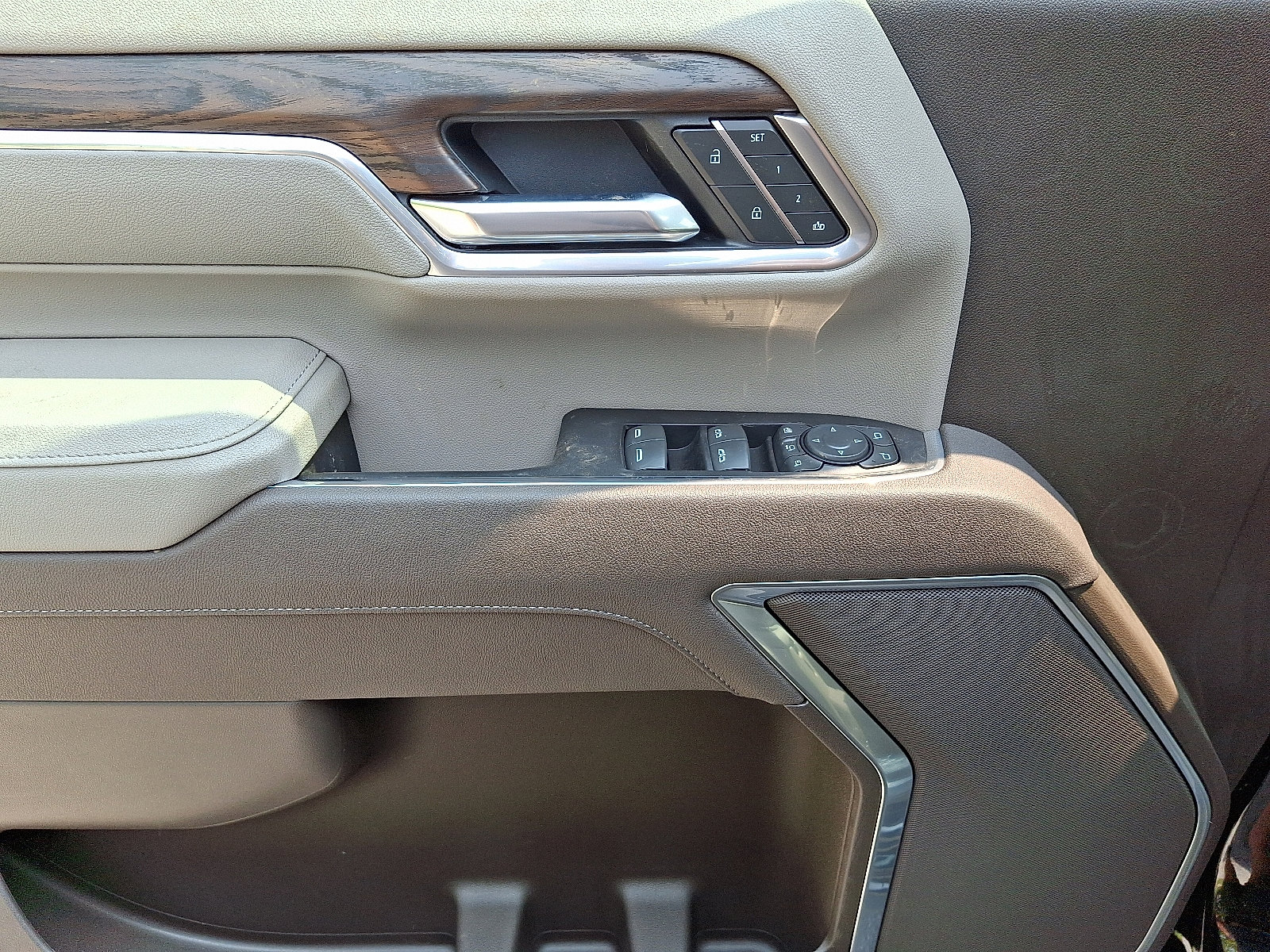 New 2025 GMC Sierra 2500 SLT image 10