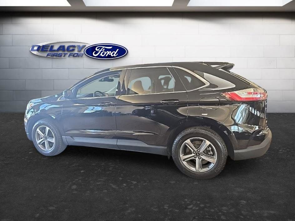 Used 2023 Ford Edge SEL w/ Convenience Package image 3