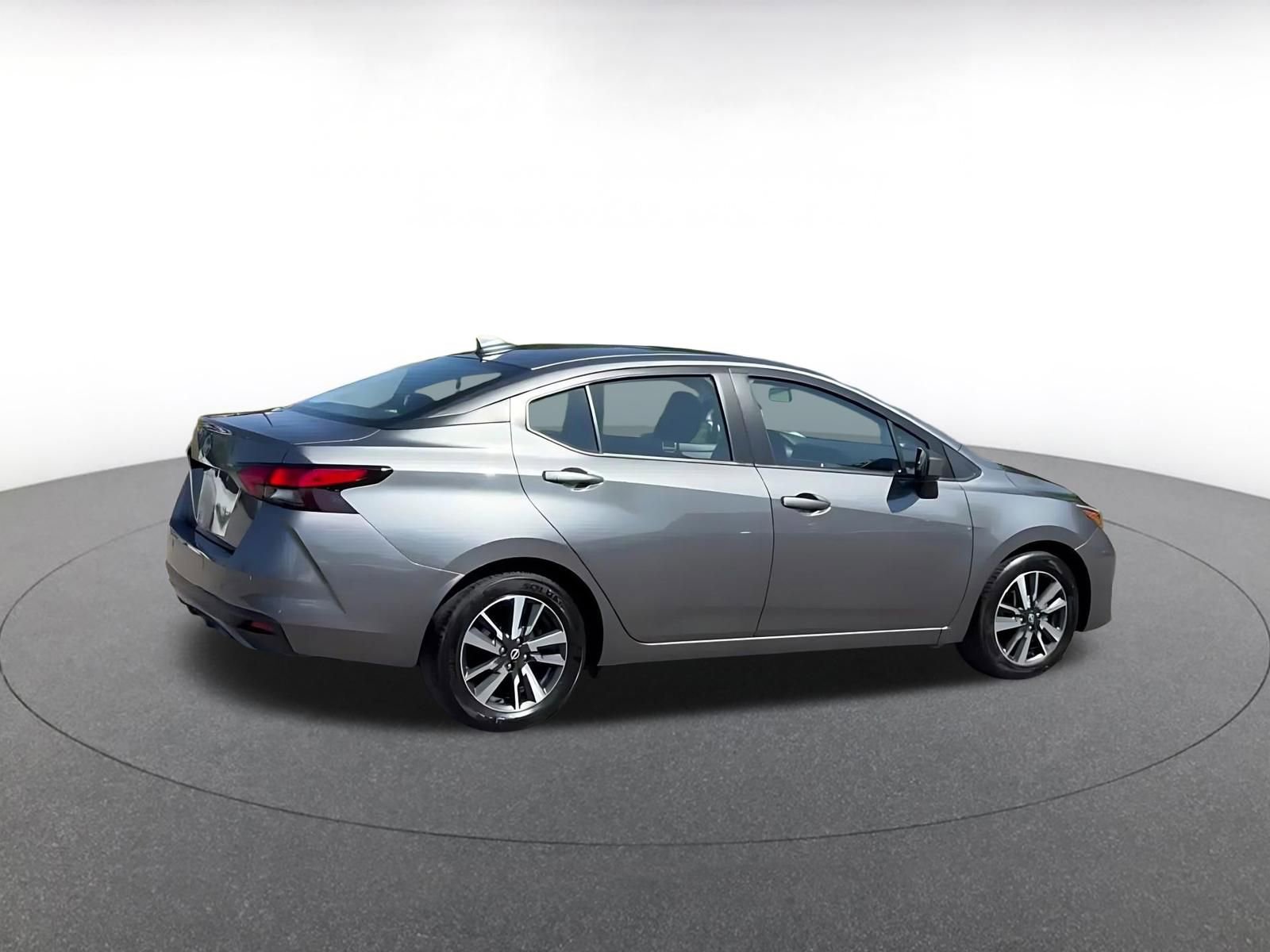 Used 2025 Nissan Versa SV FWD image 15
