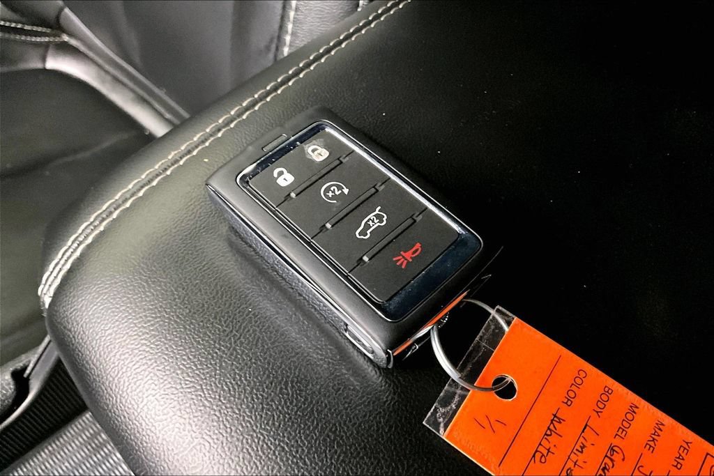 Used 2024 Jeep Grand Cherokee Limited RWD image 12