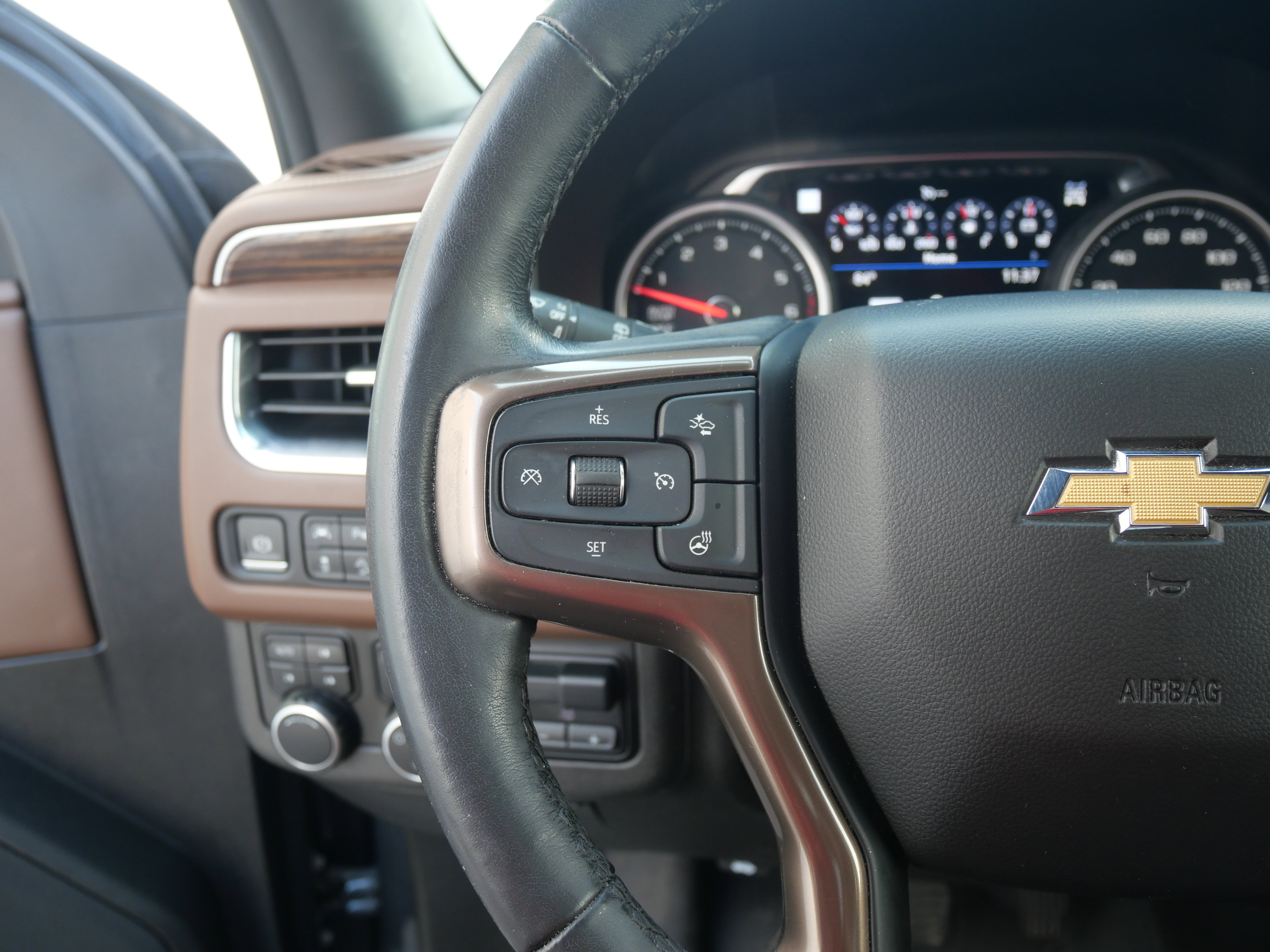 Used 2021 Chevrolet Tahoe High Country w/ Premium Package image 14