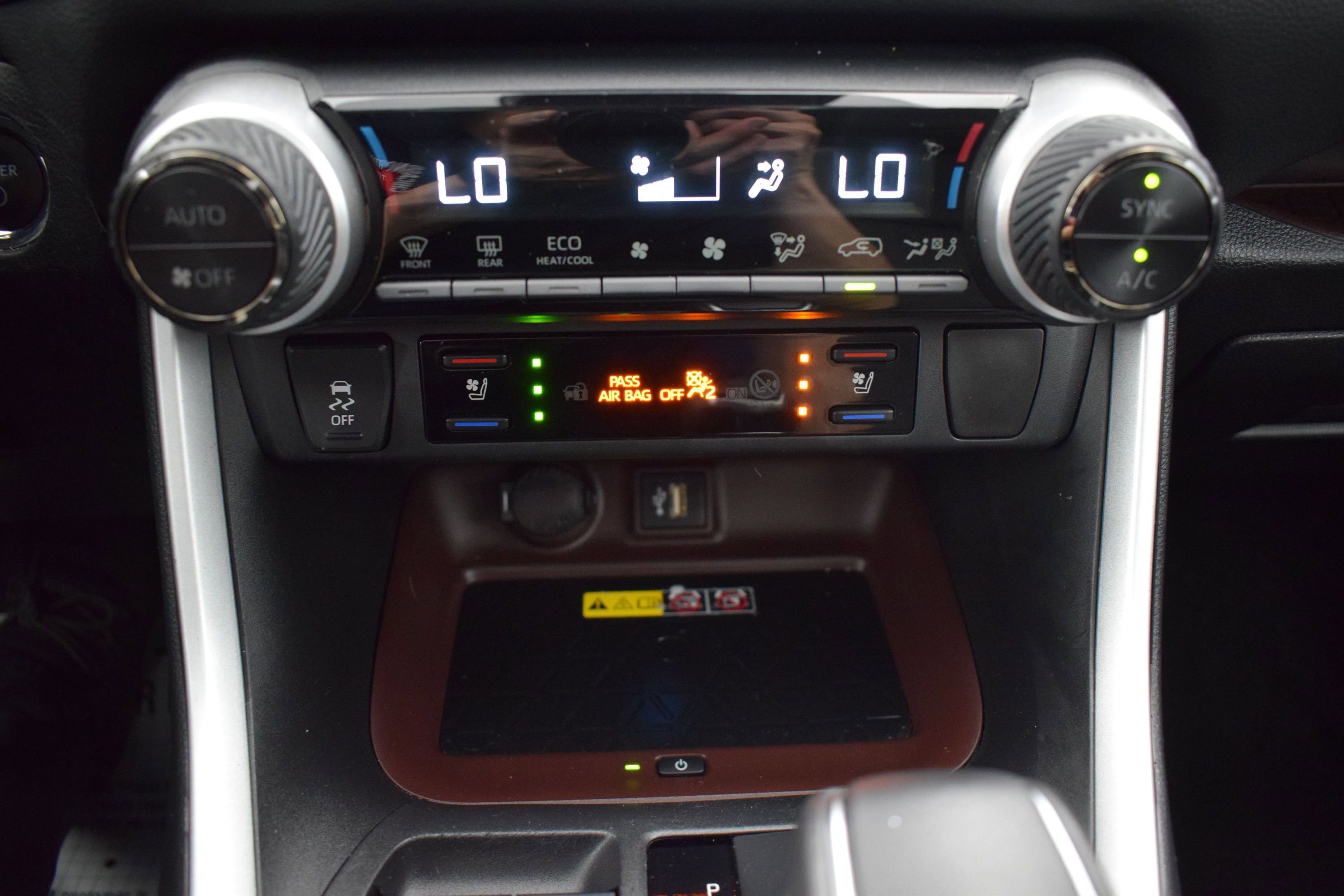 Used 2024 Toyota RAV4 Limited w/ Advanced Technology Package AWD/4WD image 20