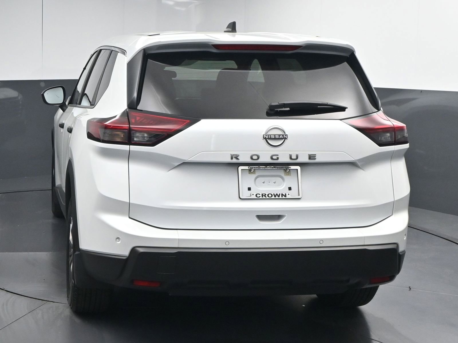 Used 2025 Nissan Rogue S image 6