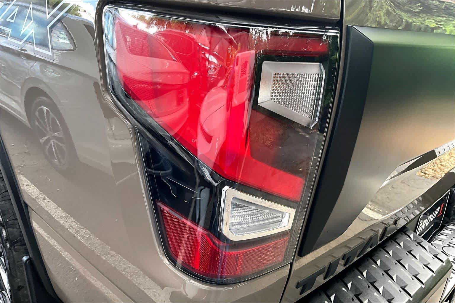Used 2023 Nissan Titan PRO-4X w/ Pro-4x Convenience Package AWD/4WD image 29