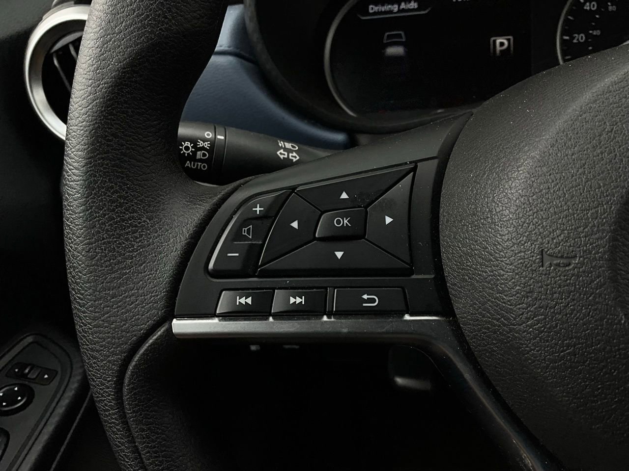 Used 2025 Nissan Versa SV image 29