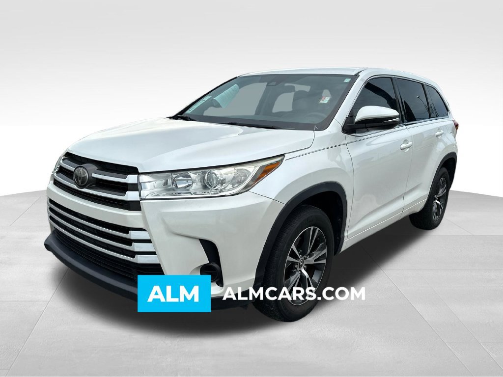 Used 2018 Toyota Highlander LE FWD image 1