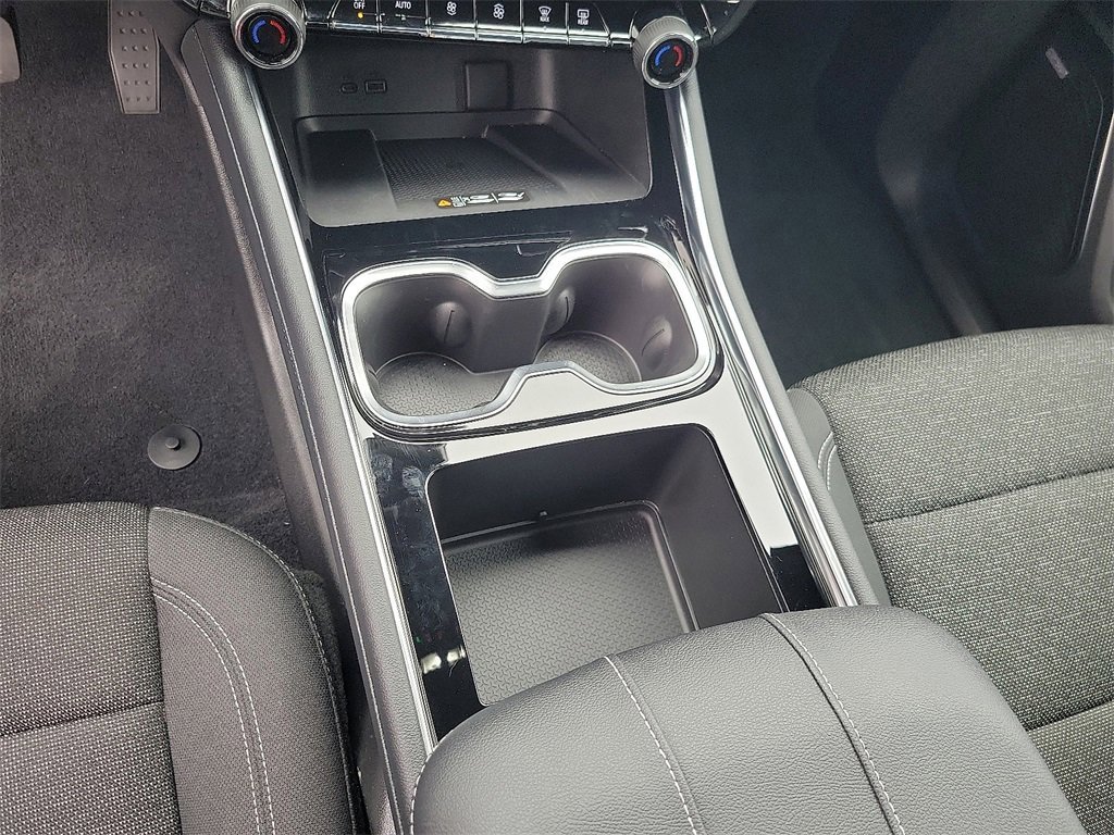 Used 2025 Chevrolet Traverse LT w/ Enhanced Driving Package image 13
