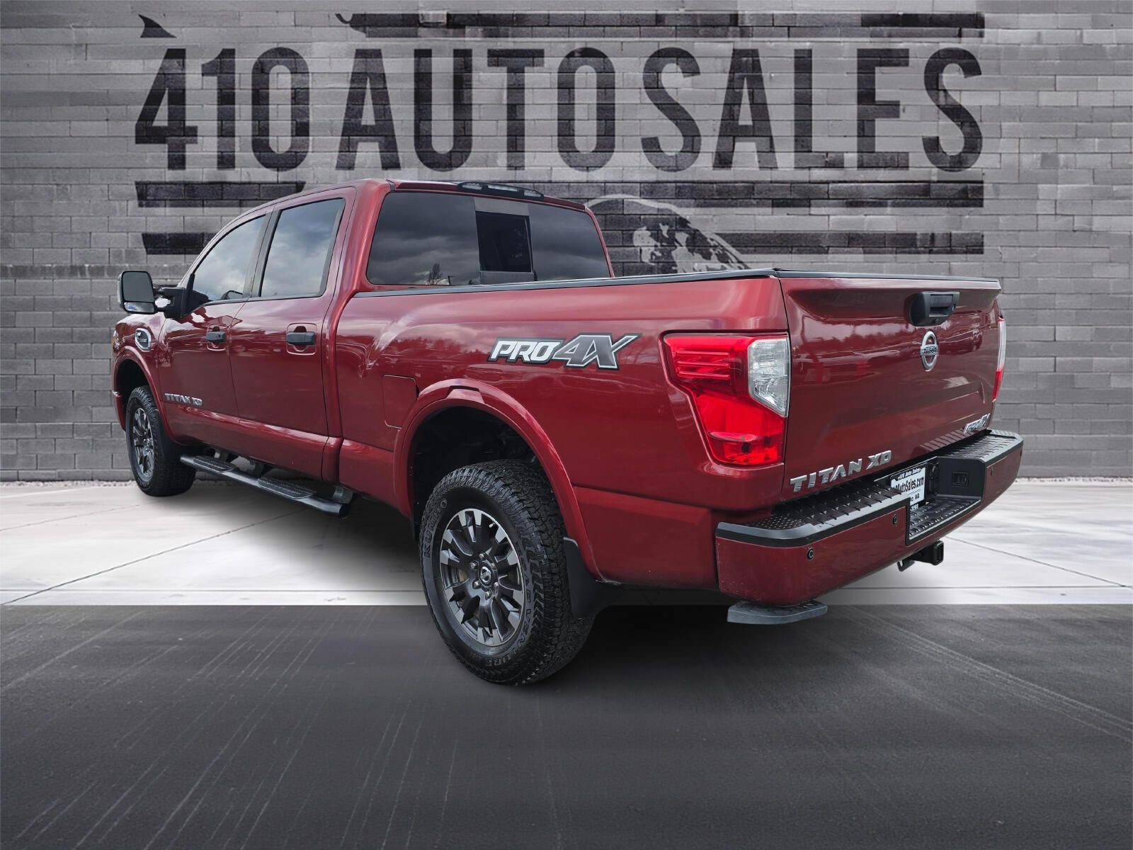 Used 2018 Nissan Titan PRO-4X w/ Pro-4x Convenience Package AWD/4WD image 8