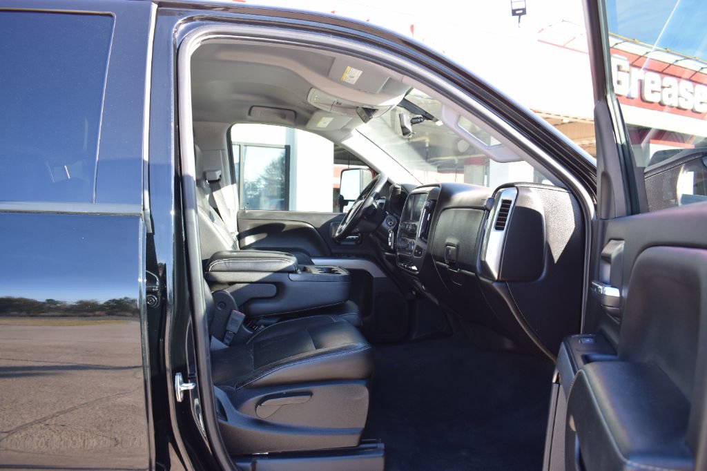 Used 2018 Chevrolet Silverado 1500 LT w/ All Star Edition image 15