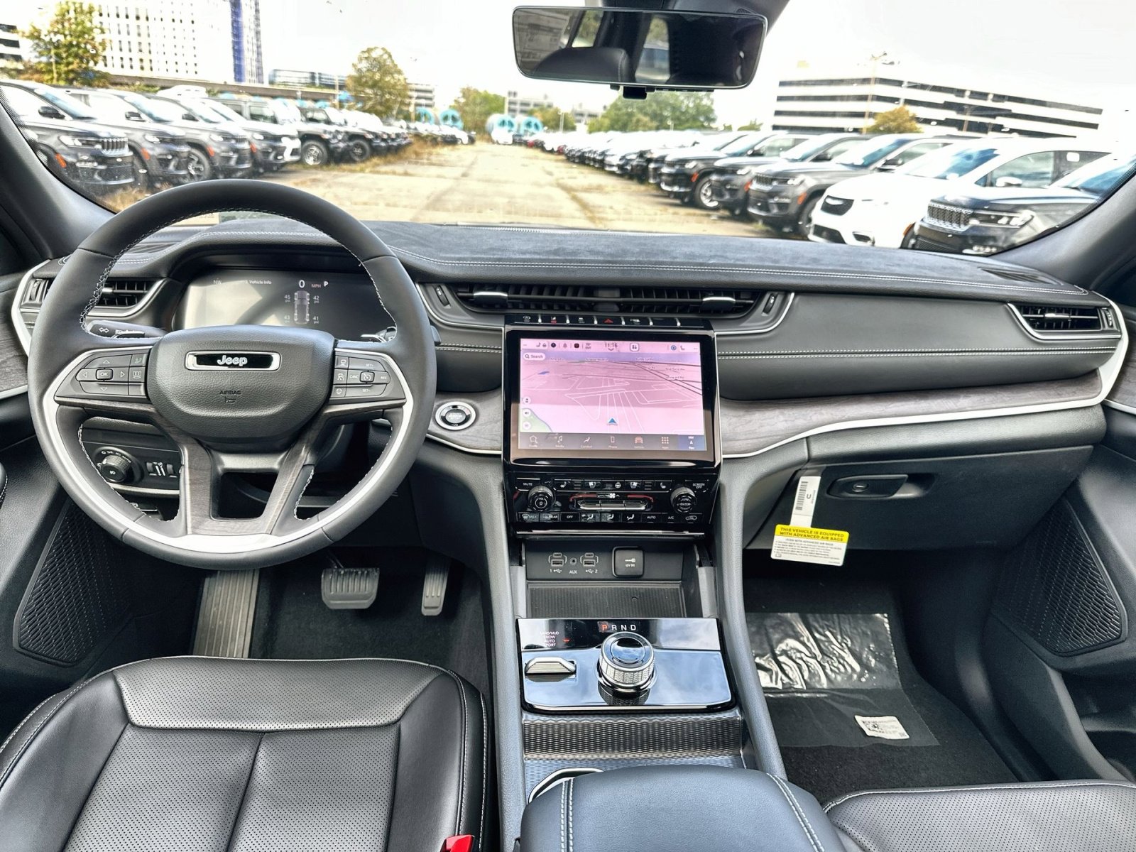 New 2025 Jeep Grand Cherokee Limited w/ Luxury Tech Group II image 23