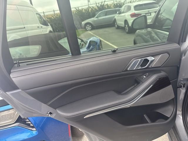 Used 2026 BMW X5 xDrive40i w/ Climate Comfort Package image 14