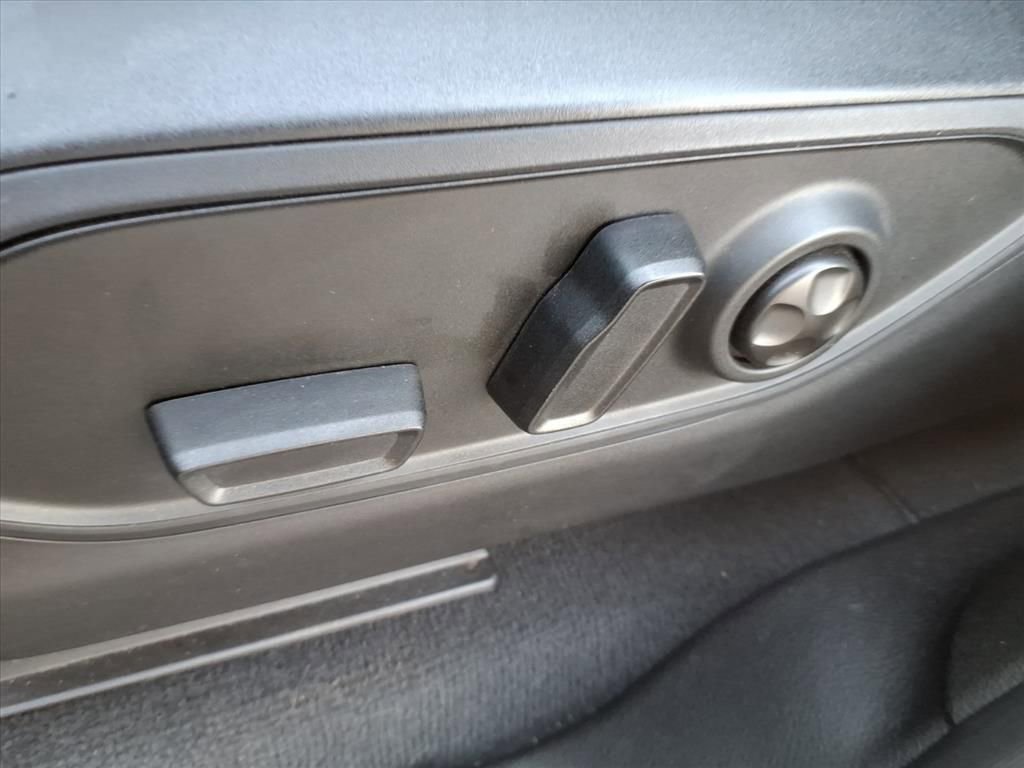 Certified 2023 Jeep Grand Cherokee L Limited w/ Black Appearance Package image 12