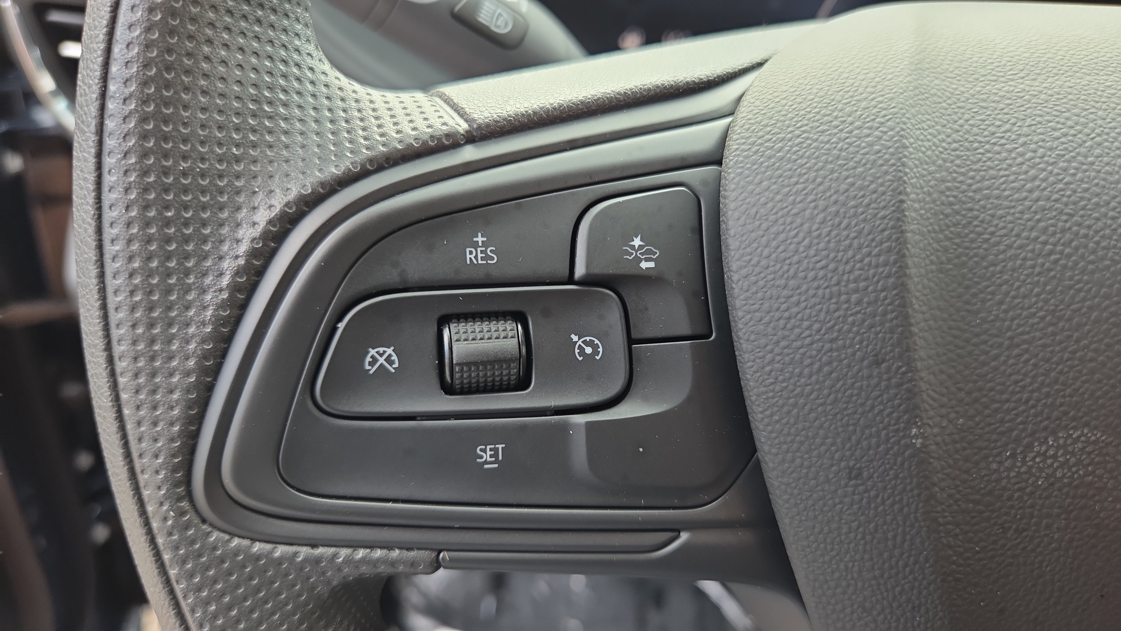 Certified 2025 Buick Envista Preferred FWD image 24