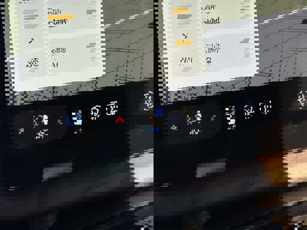 Used 2023 Rivian R1T Adventure image 20