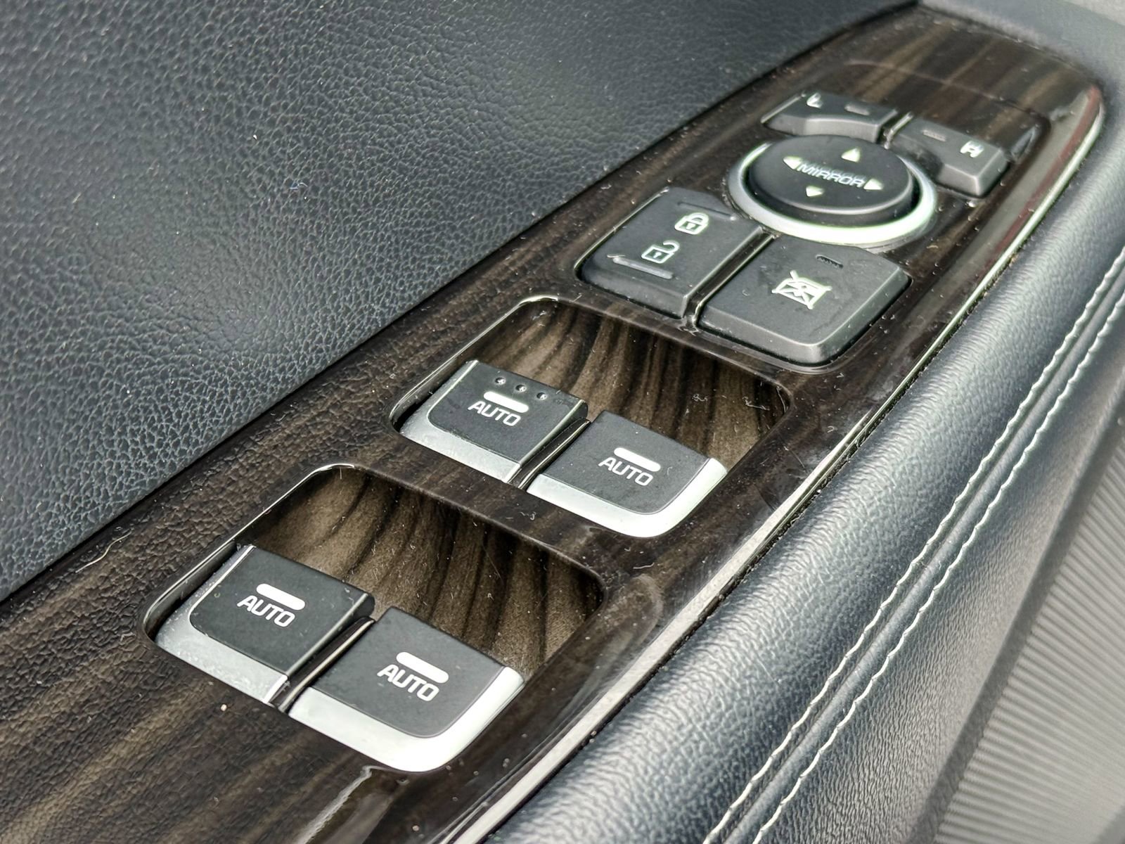 Certified 2020 Kia Sorento LX image 18