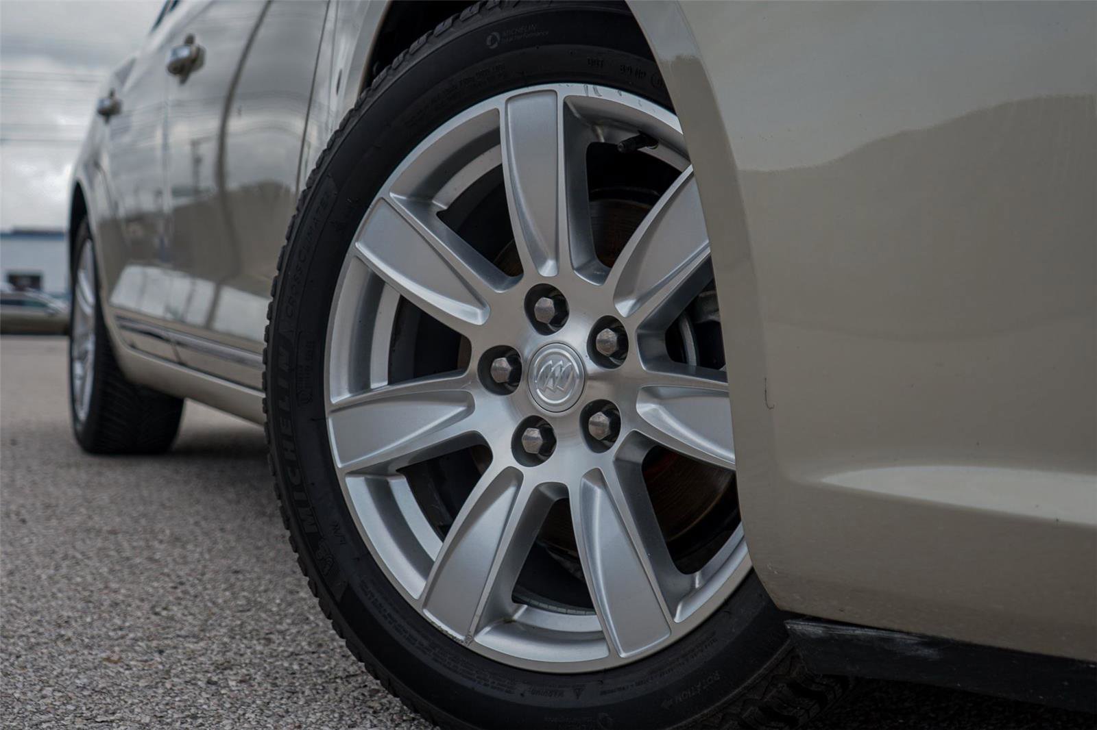 Used 2012 Buick LaCrosse Leather image 2