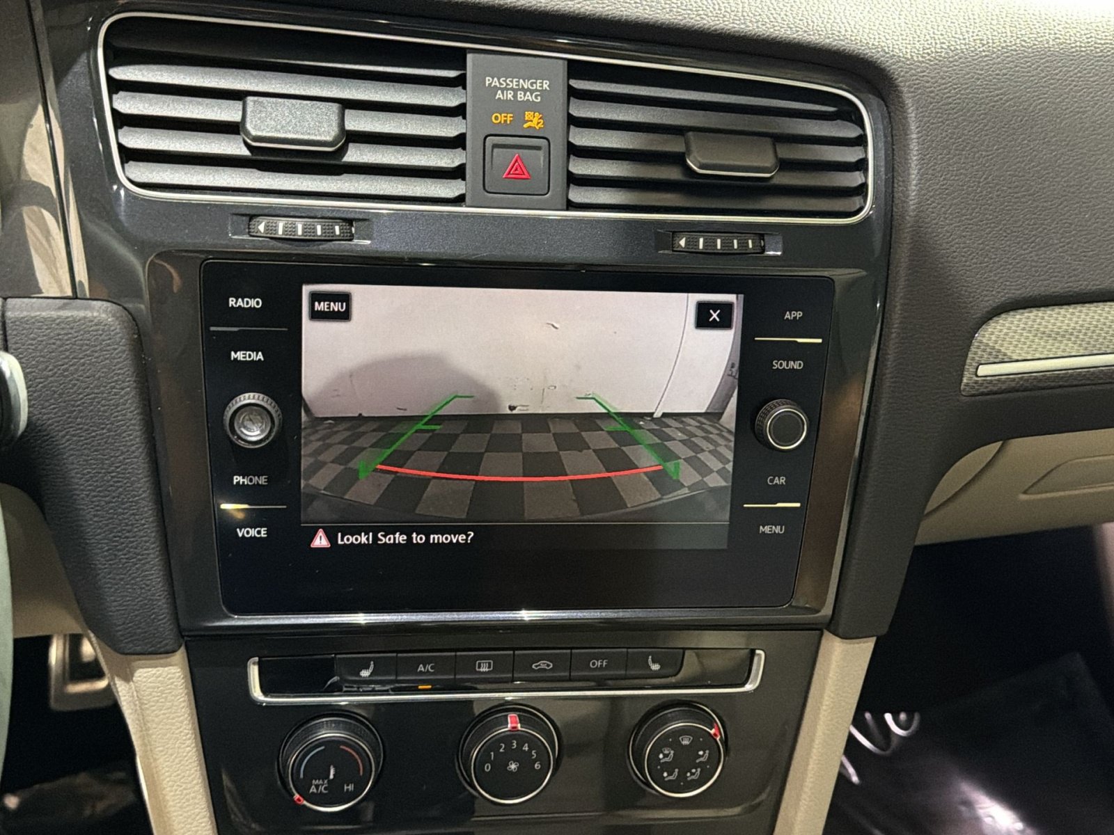 Used 2019 Volkswagen Golf Alltrack SE AWD/4WD image 32